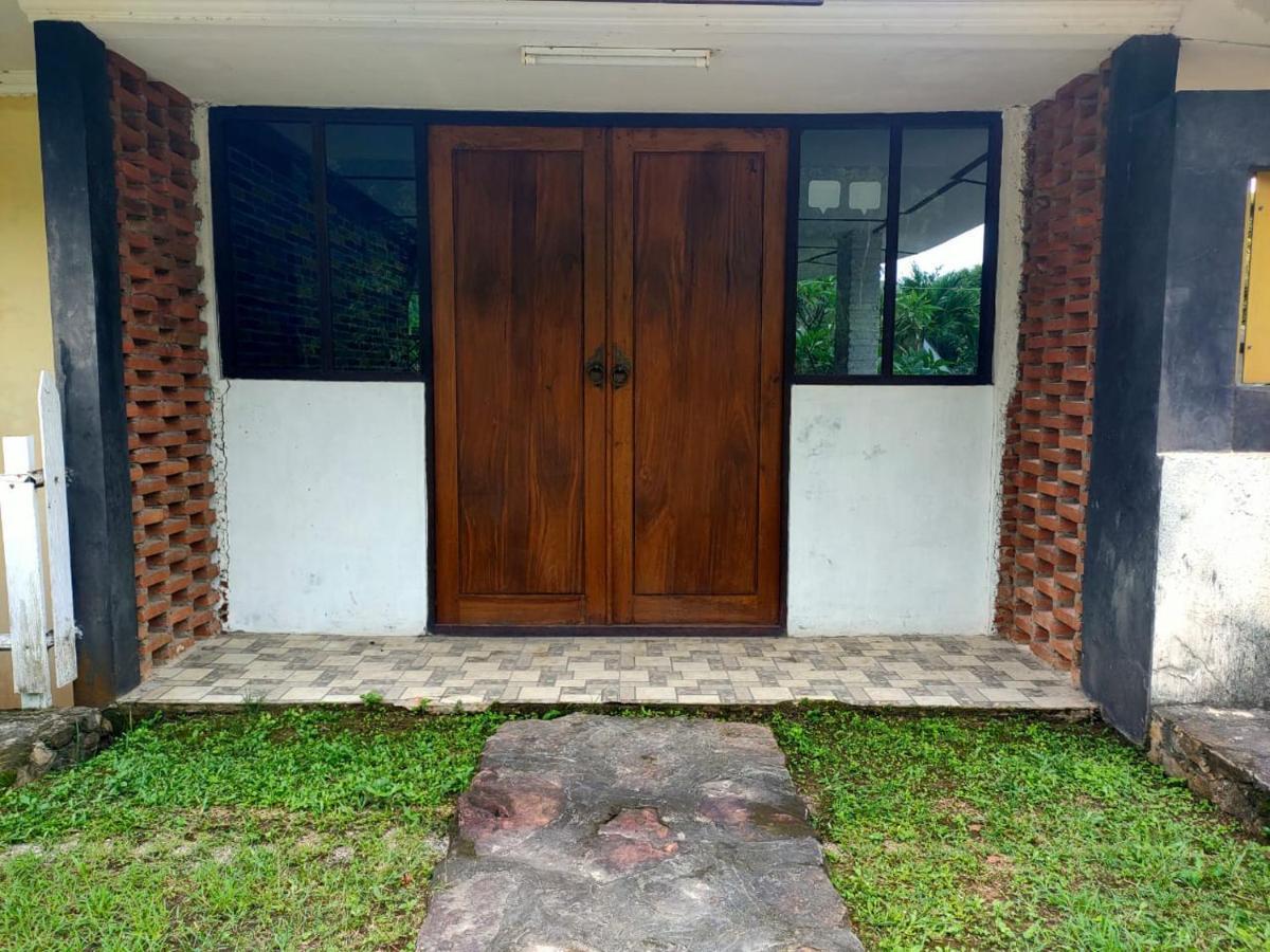 Hotel CasaVelion Karimunjawa Esterno foto