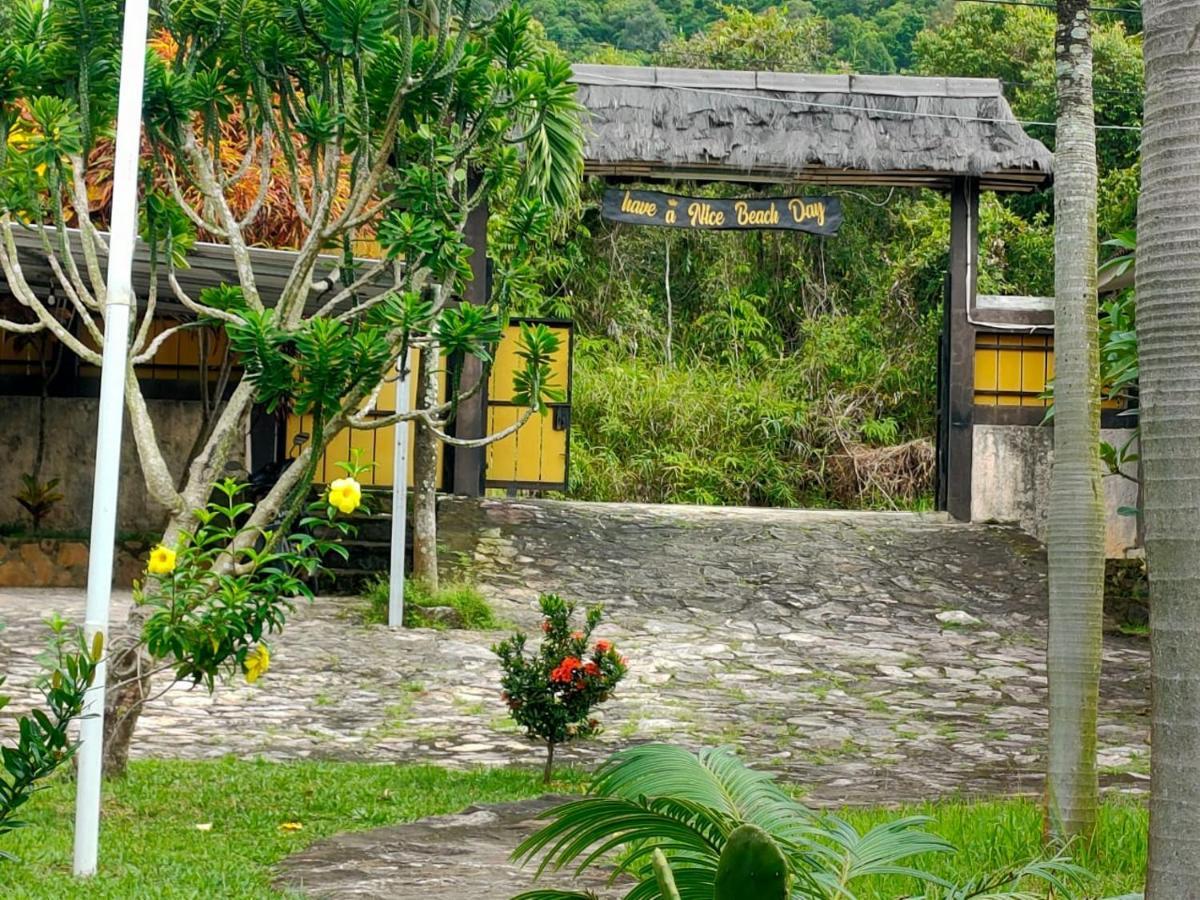 Hotel CasaVelion Karimunjawa Esterno foto