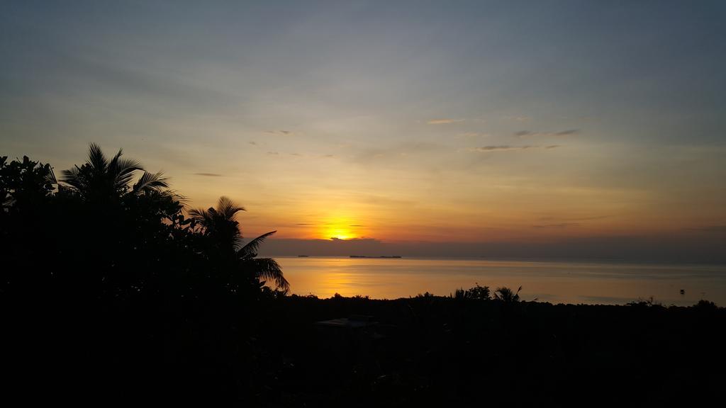 Hotel CasaVelion Karimunjawa Esterno foto