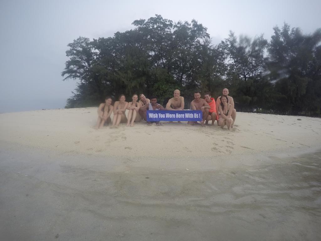 Hotel CasaVelion Karimunjawa Esterno foto