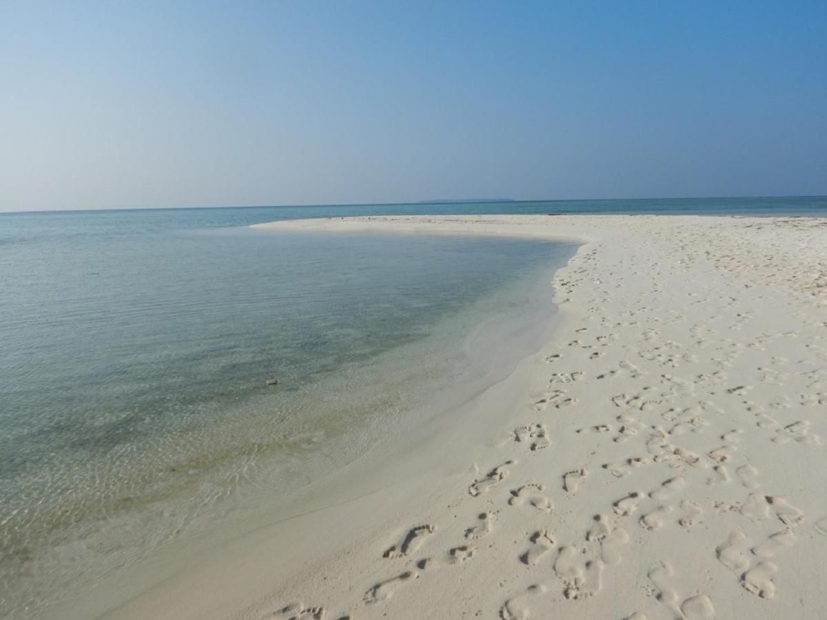 Hotel CasaVelion Karimunjawa Esterno foto