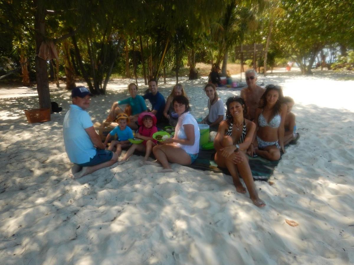 Hotel CasaVelion Karimunjawa Esterno foto